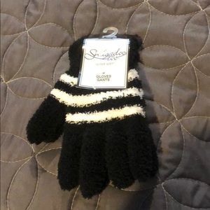 Black and white stripe gloves